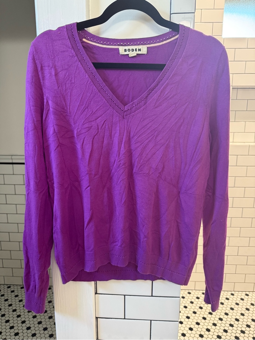 Boden Women's V-Neck Sweater in Bright Purple